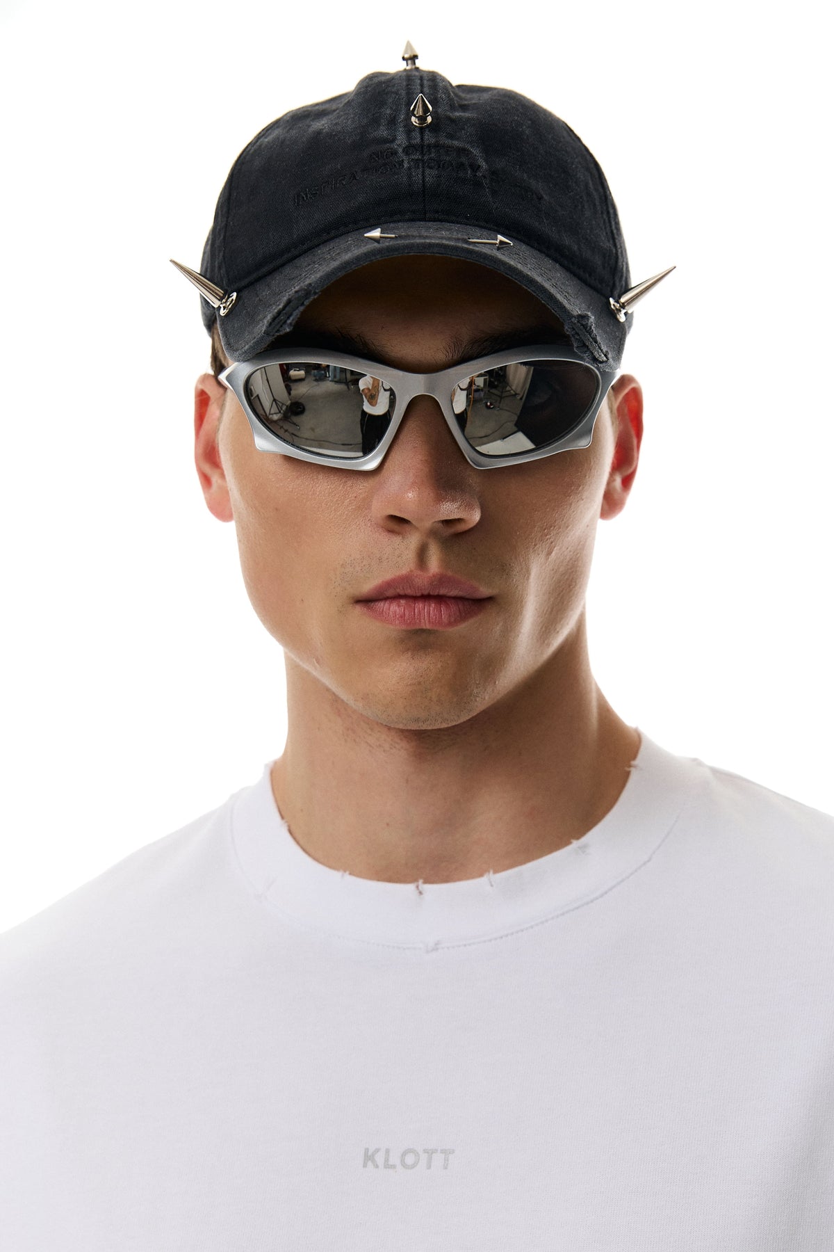 CAP WITH SPIKES
