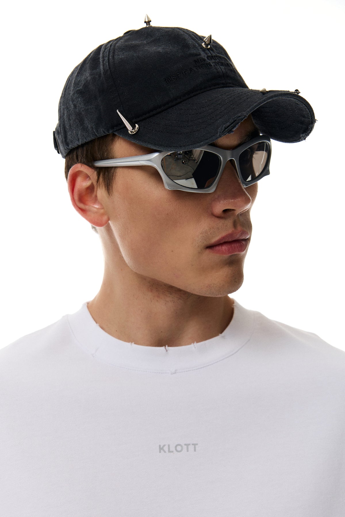 CAP WITH SPIKES
