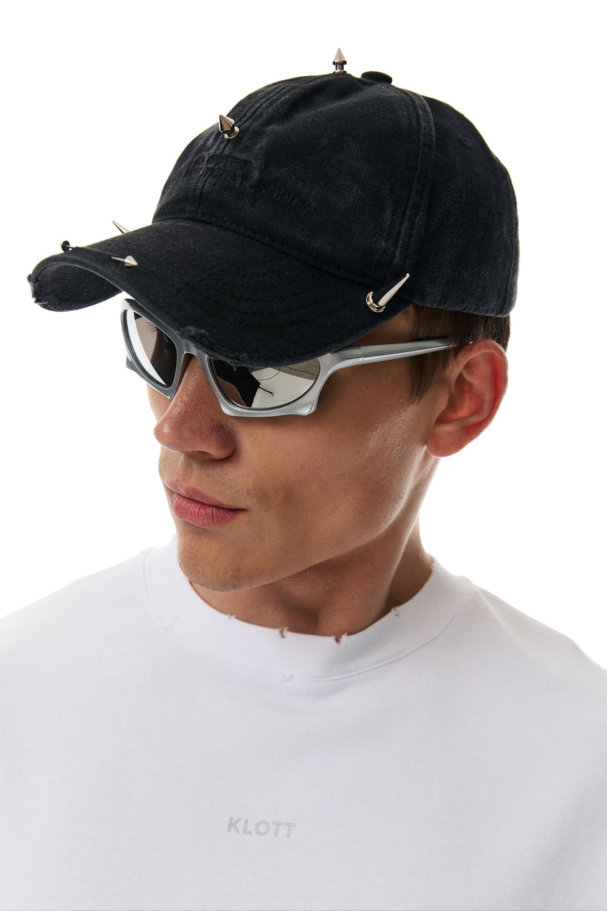 CAP WITH SPIKES