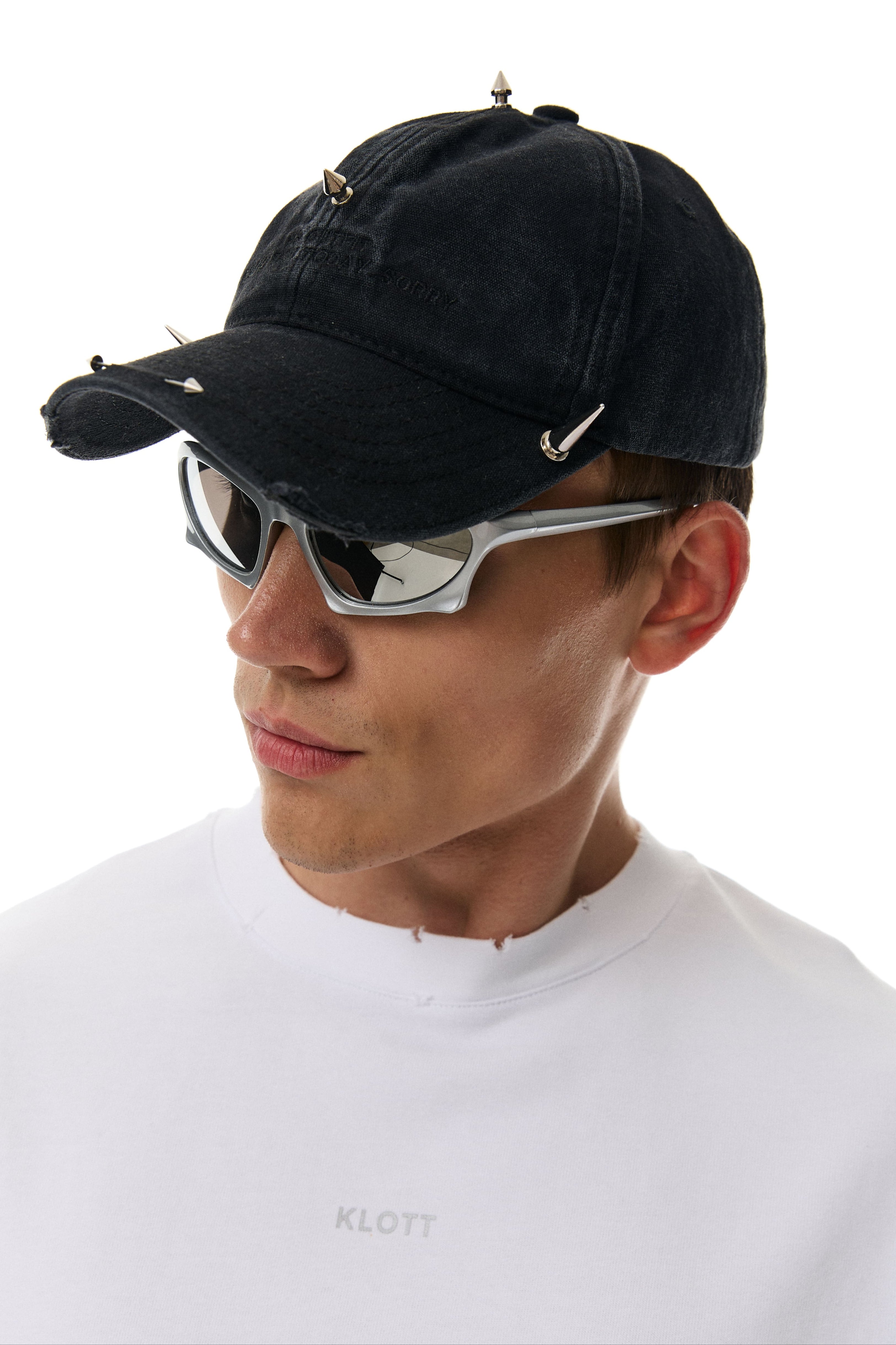 CAP WITH SPIKES