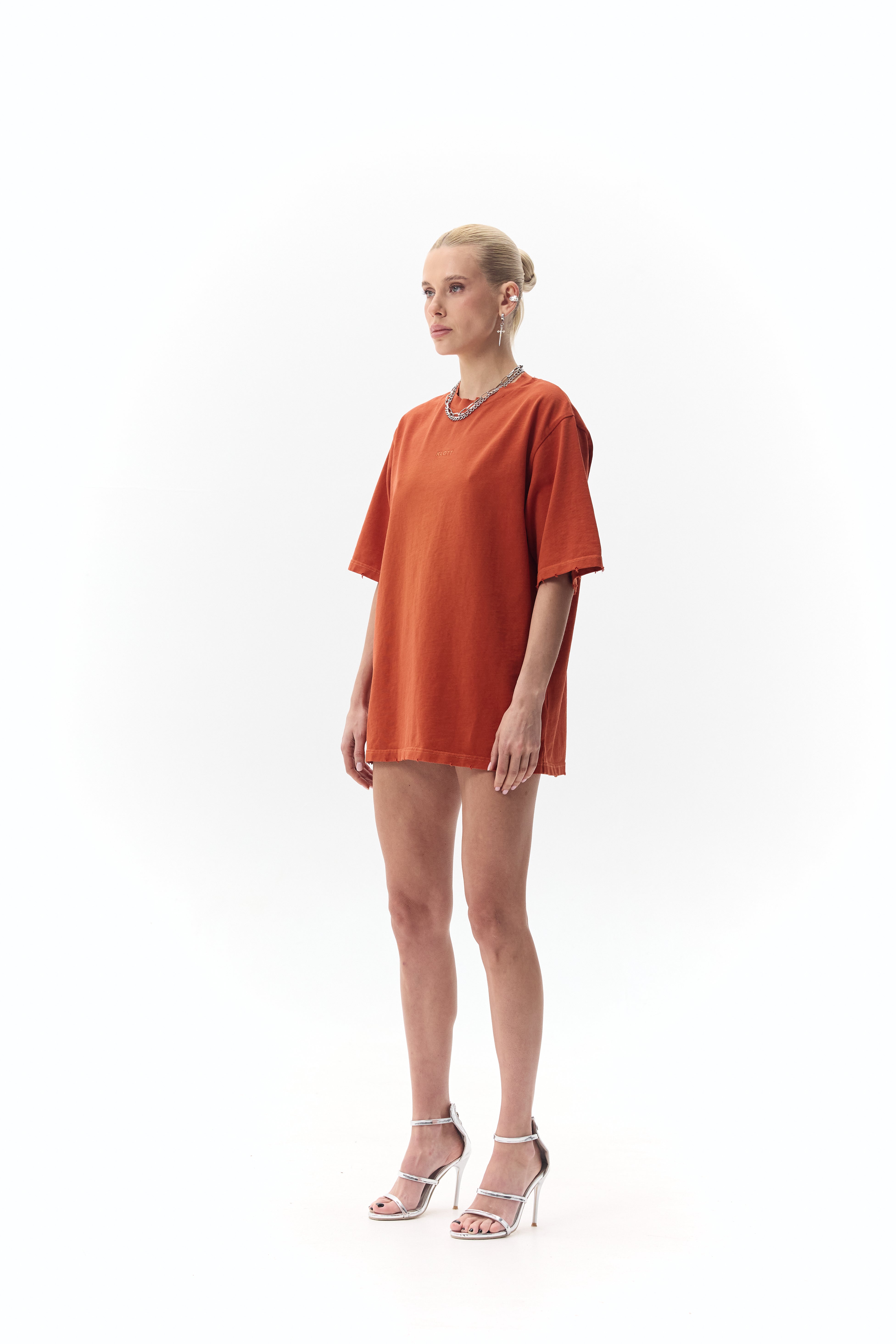 Oversized T-Shirt with "KLOTT" Embroidery